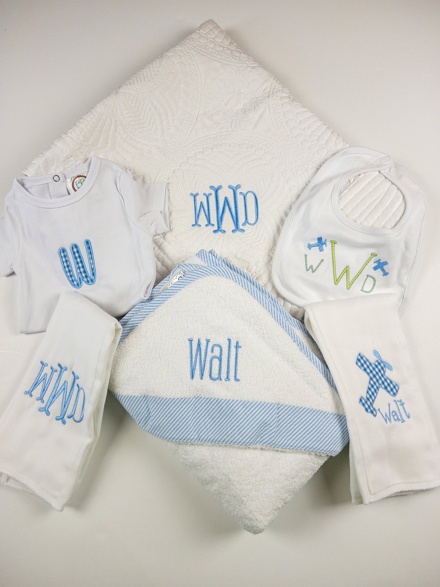 Airplane Monogrammed Bib, Airplane Baby Gift, Pilot Gift, Monogrammed Baby Bib, White Bib personalized with airplanes for baby boy